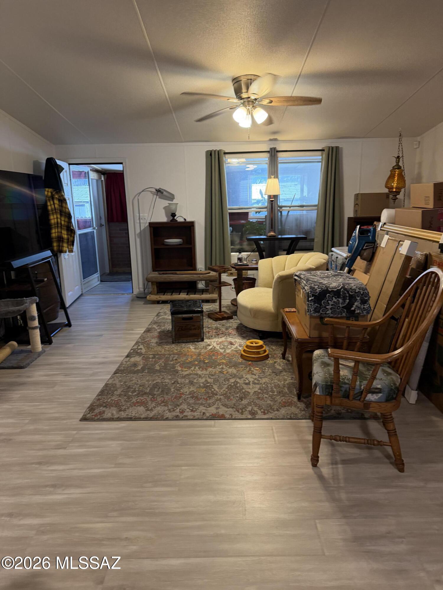 15770 North Oracle Road, Unit B4 Tucson, AZ 85739 - Photo 5 of 30 Living Room