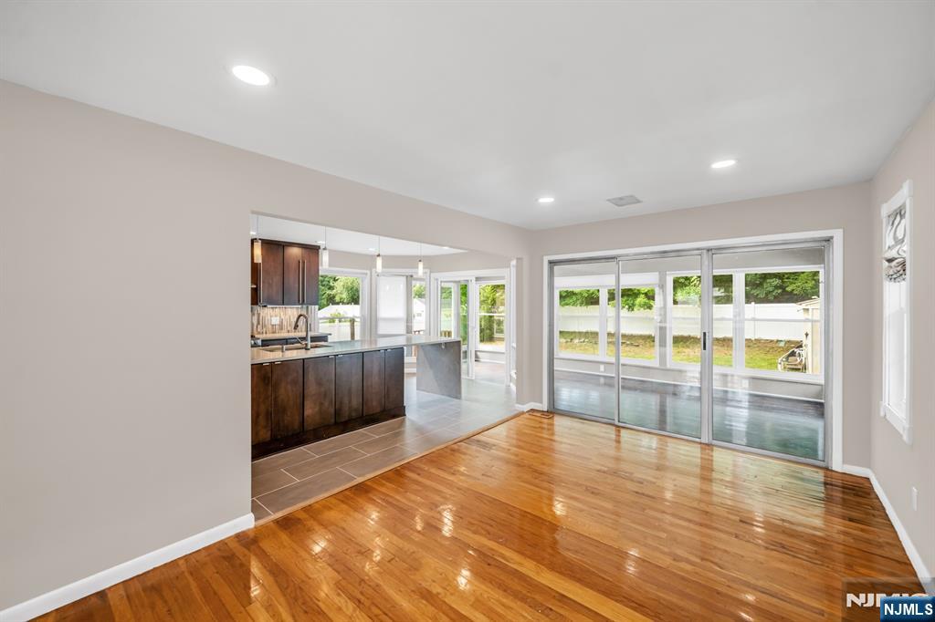 45 Jay Drive Paramus, NJ 07652 - Photo 11 of 41