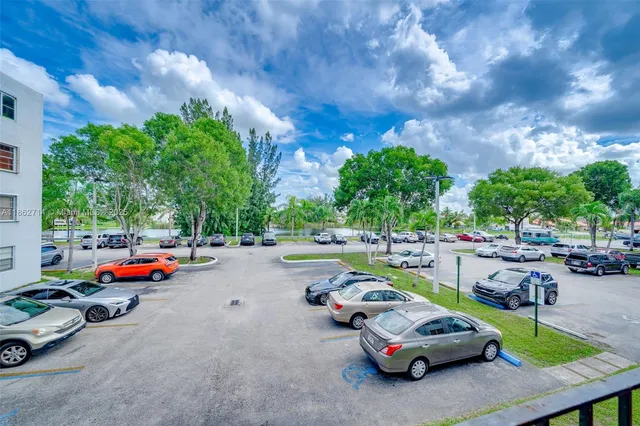 a en suite bathroom with a toilet sink and shower