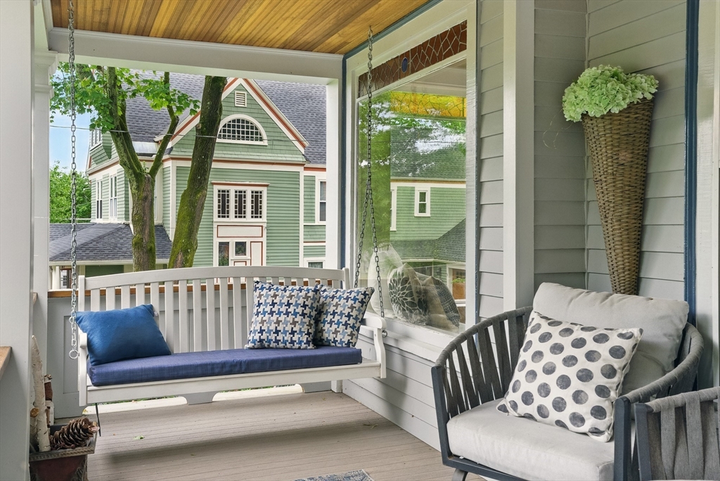 16 Warwick Road Melrose, MA 02176 - Photo 6 of 42 Gallery Image 6