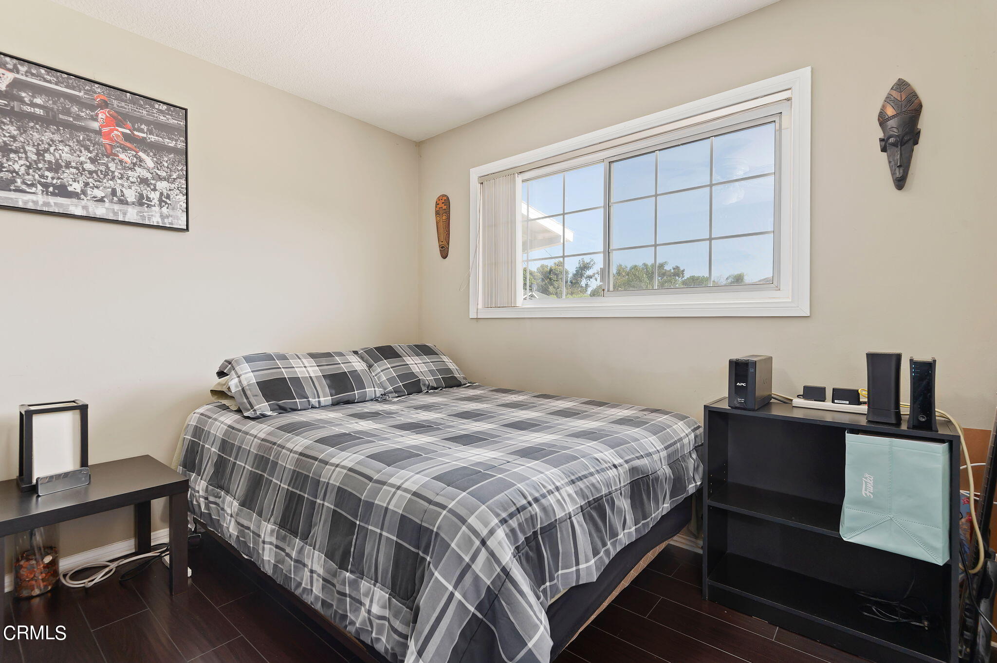 4760 Larkin Court Simi Valley, CA 93063 - Photo 13 of 20 14