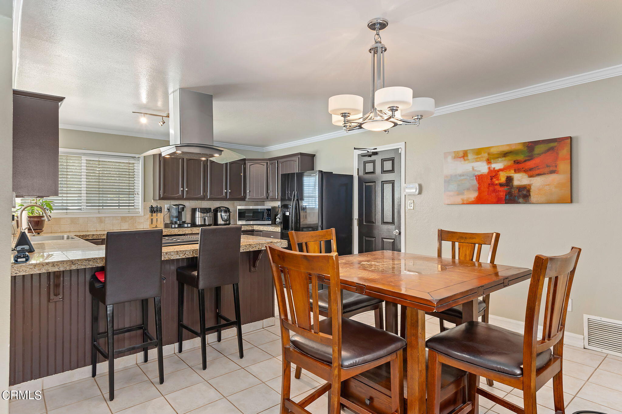 4760 Larkin Court Simi Valley, CA 93063 - Photo 3 of 20 3