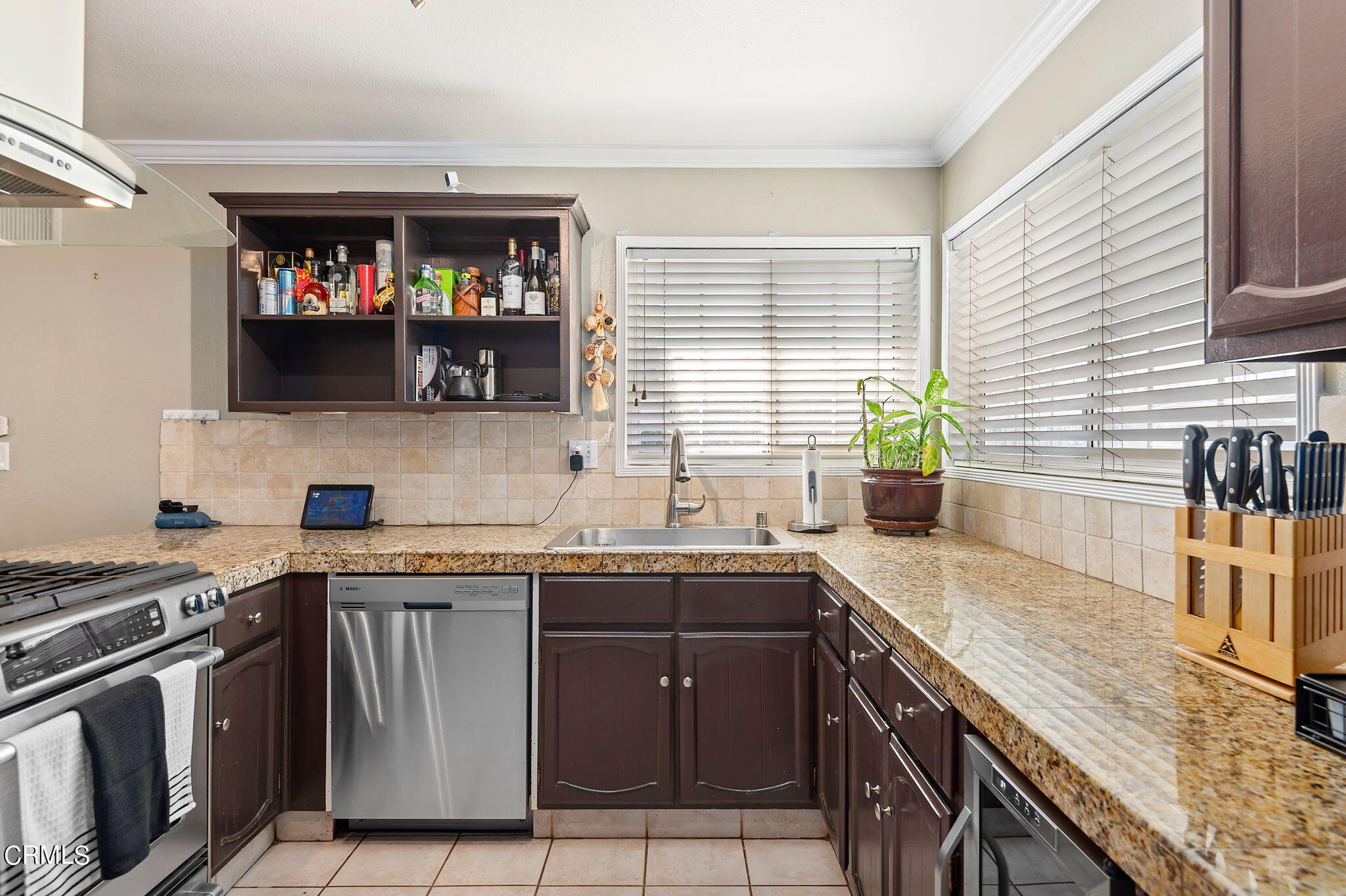4760 Larkin Court Simi Valley, CA 93063 - Photo 5 of 20 5