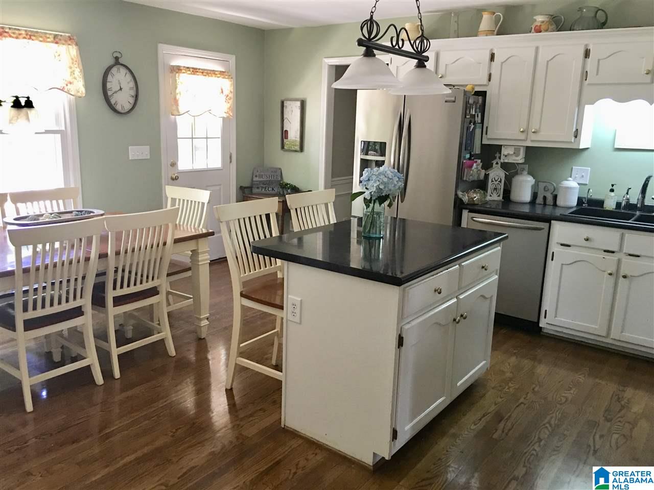 495 Raspberry Road Birmingham, AL 35244 - Photo 9 of 36