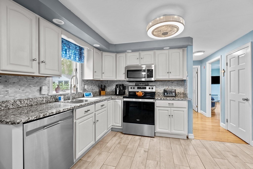 132 Ferncliffe Road Seekonk, MA 02771 - Photo 8 of 39 Gallery Image 8