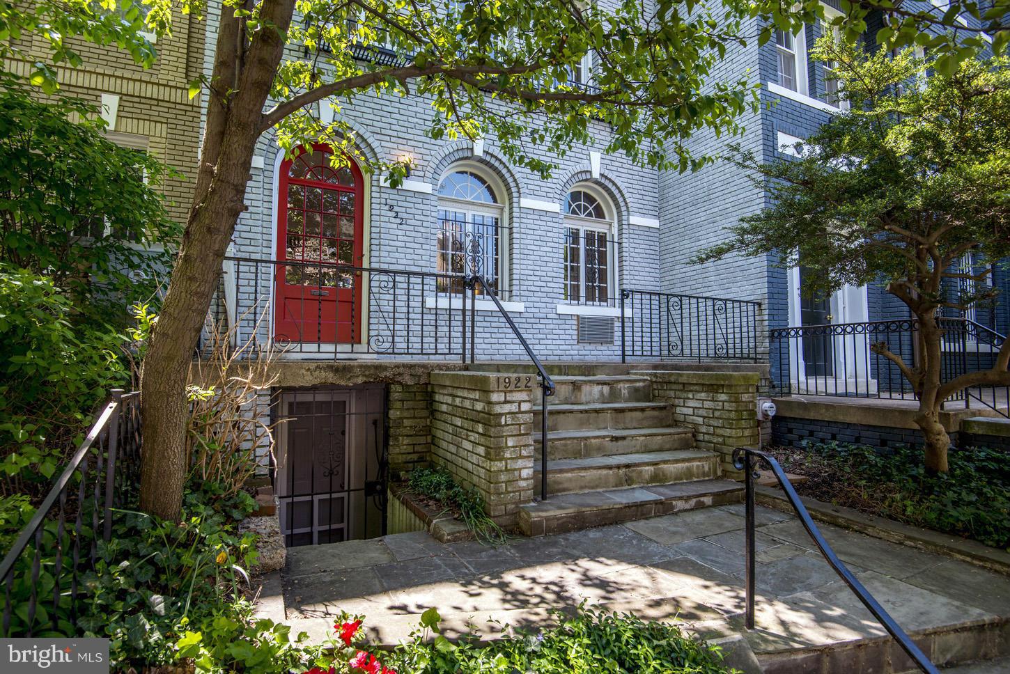 1922 Belmont Road Northwest Washington, DC 20009 - Photo 2 of 20 Stately Wardman Style Townhouse