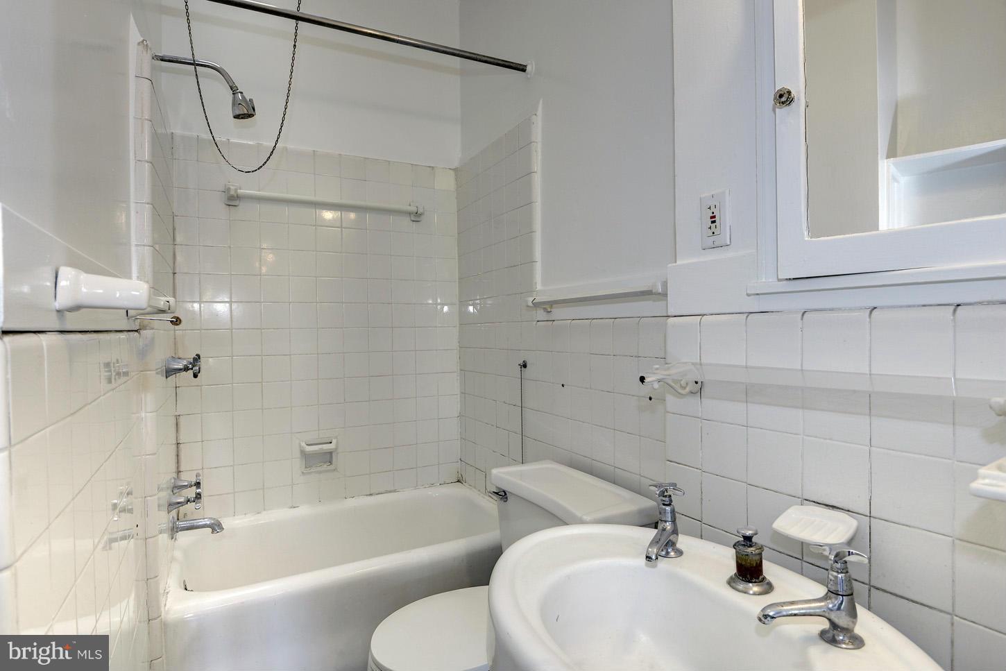 1922 Belmont Road Northwest Washington, DC 20009 - Photo 12 of 20 Master Bath