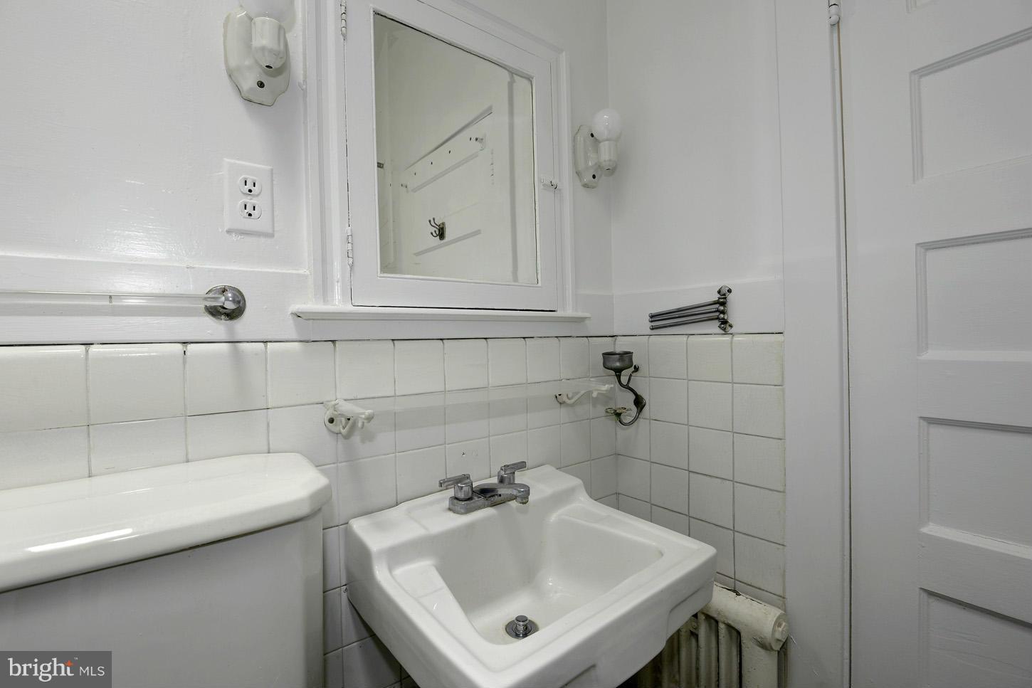 1922 Belmont Road Northwest Washington, DC 20009 - Photo 15 of 20 Upper Level Hall Bath