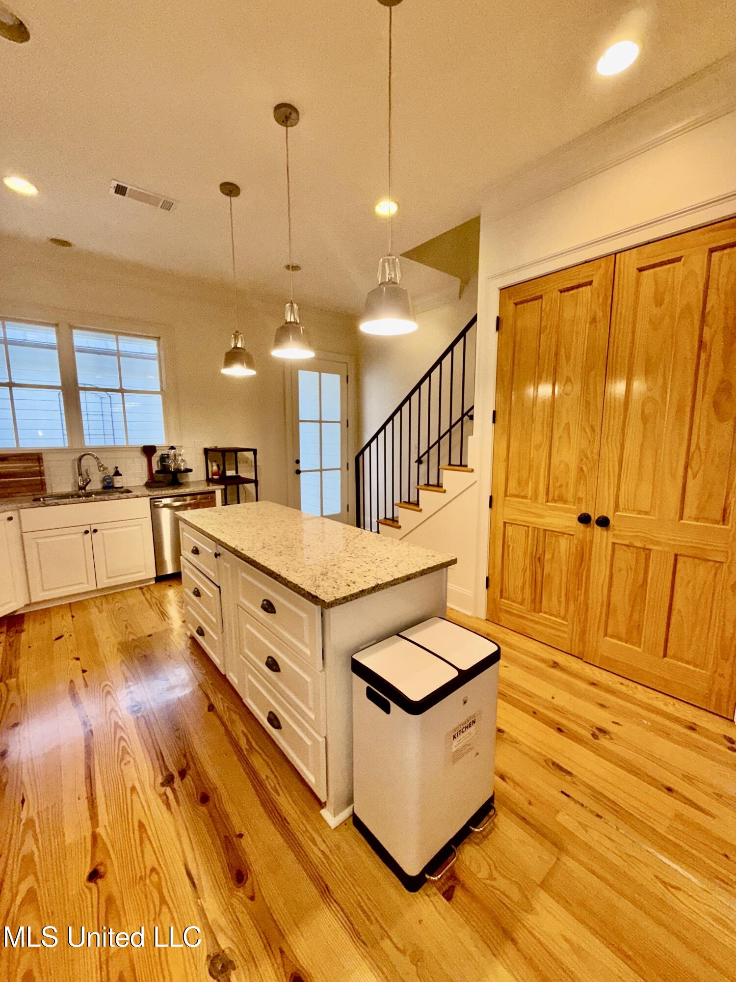 189 Harper Street Ridgeland, MS 39157 - Photo 8 of 25 189 Kitchen.