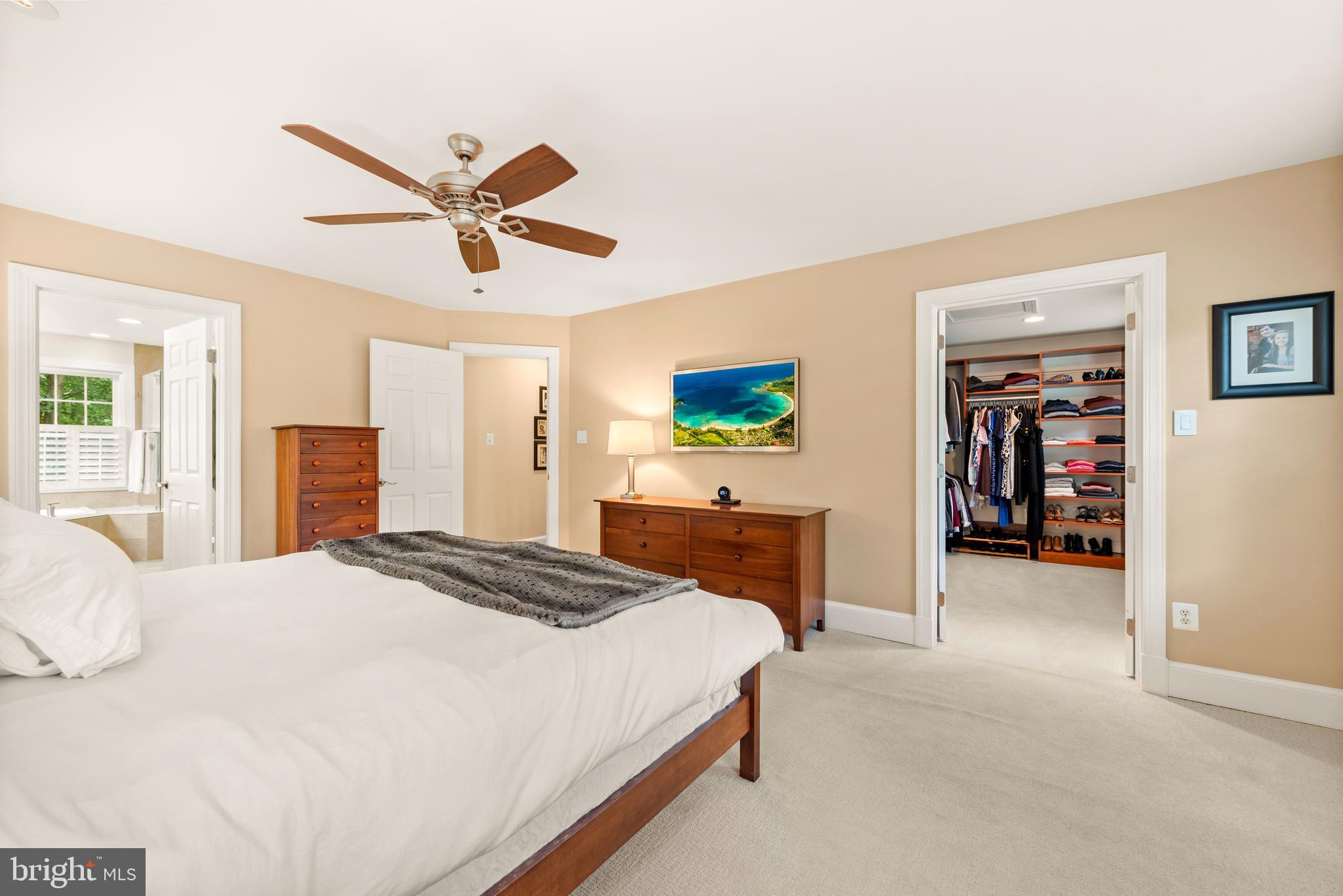 11909 Winstead Lane Reston, VA 20194 - Photo 31 of 60 Primary bedroom