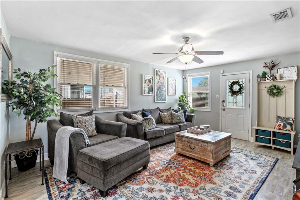 23 Labarre Place Jefferson, LA 70121 - Photo 3 of 14 Gallery Image 3