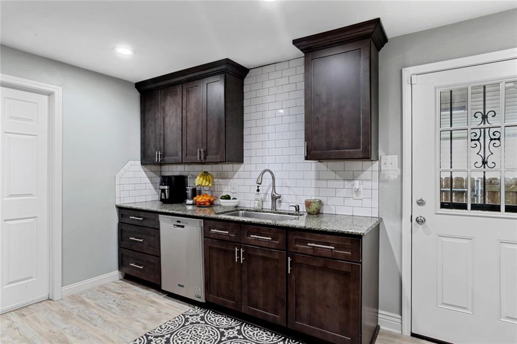23 Labarre Place Jefferson, LA 70121 - Photo 6 of 14 Gallery Image 6