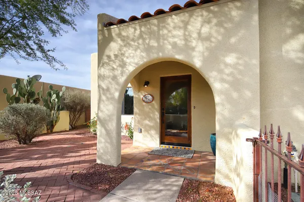 $389,998 | 9131 North Ironwood Meadows Drive, Tucson, AZ 85742