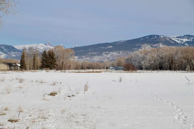 $275,000 | 1234 Dairy Court, Victor, ID 83455