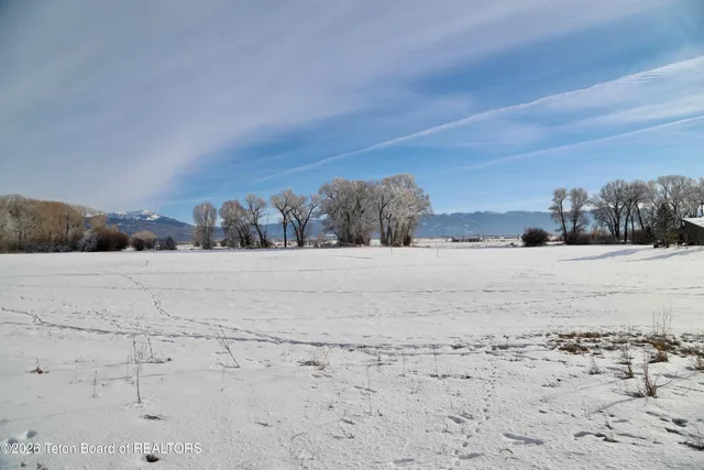 $275,000 | 1234 Dairy Court, Victor, ID 83455