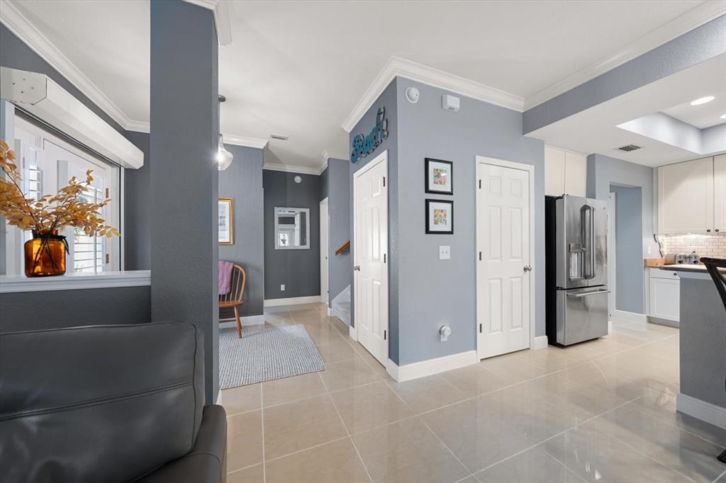 360 Cleveland Avenue Southwest Largo, FL 33770 - Photo 13 of 61