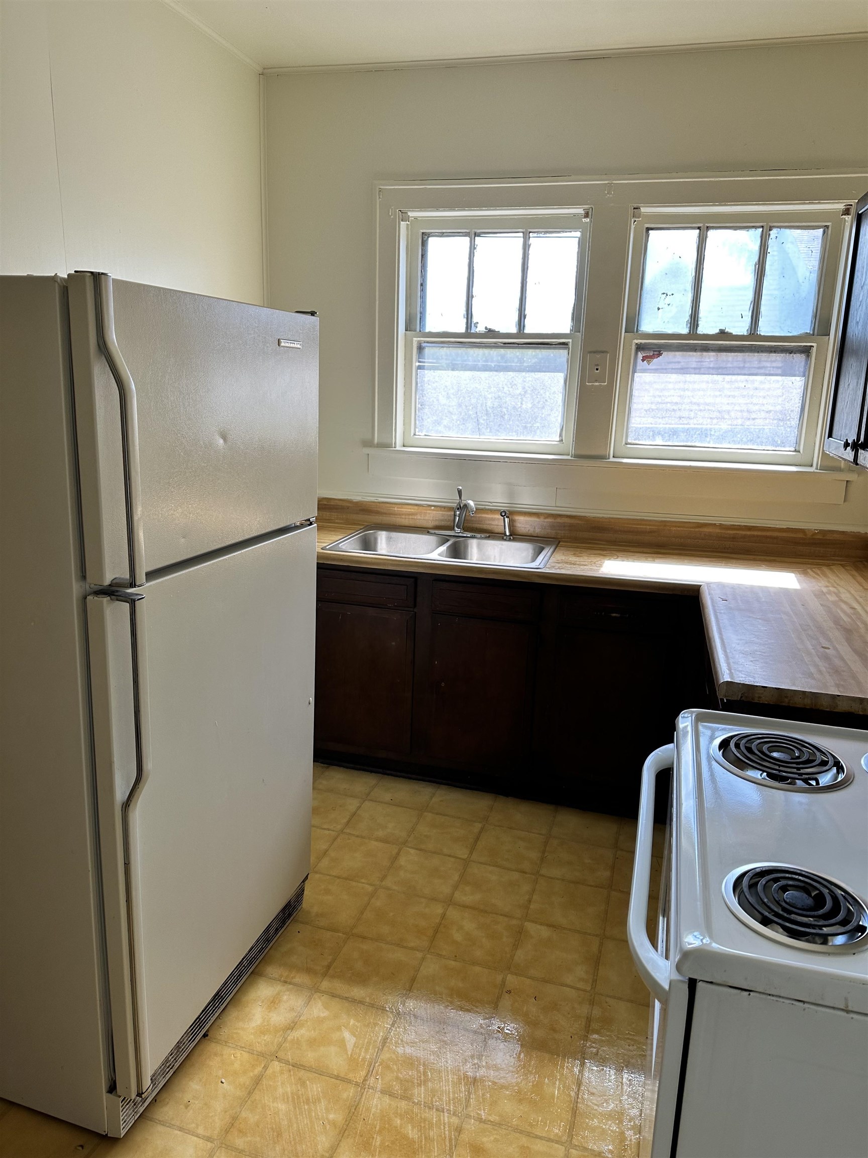 1357-1359 Lapeer Road Flint, MI 48503 - Photo 8 of 11 50152852-bc190411-ea4a-4450-be1c-0eb3d7ff8f84.JPG