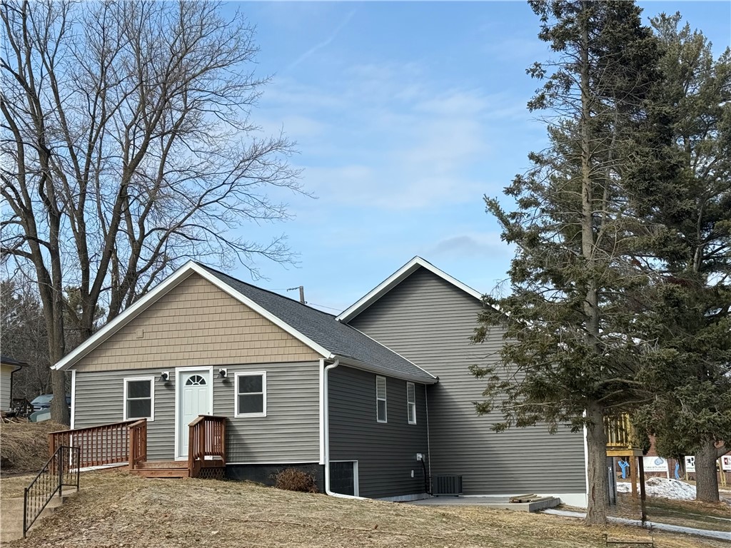 101 7th Avenue Shell Lake, WI 54871 - Photo 2 of 40