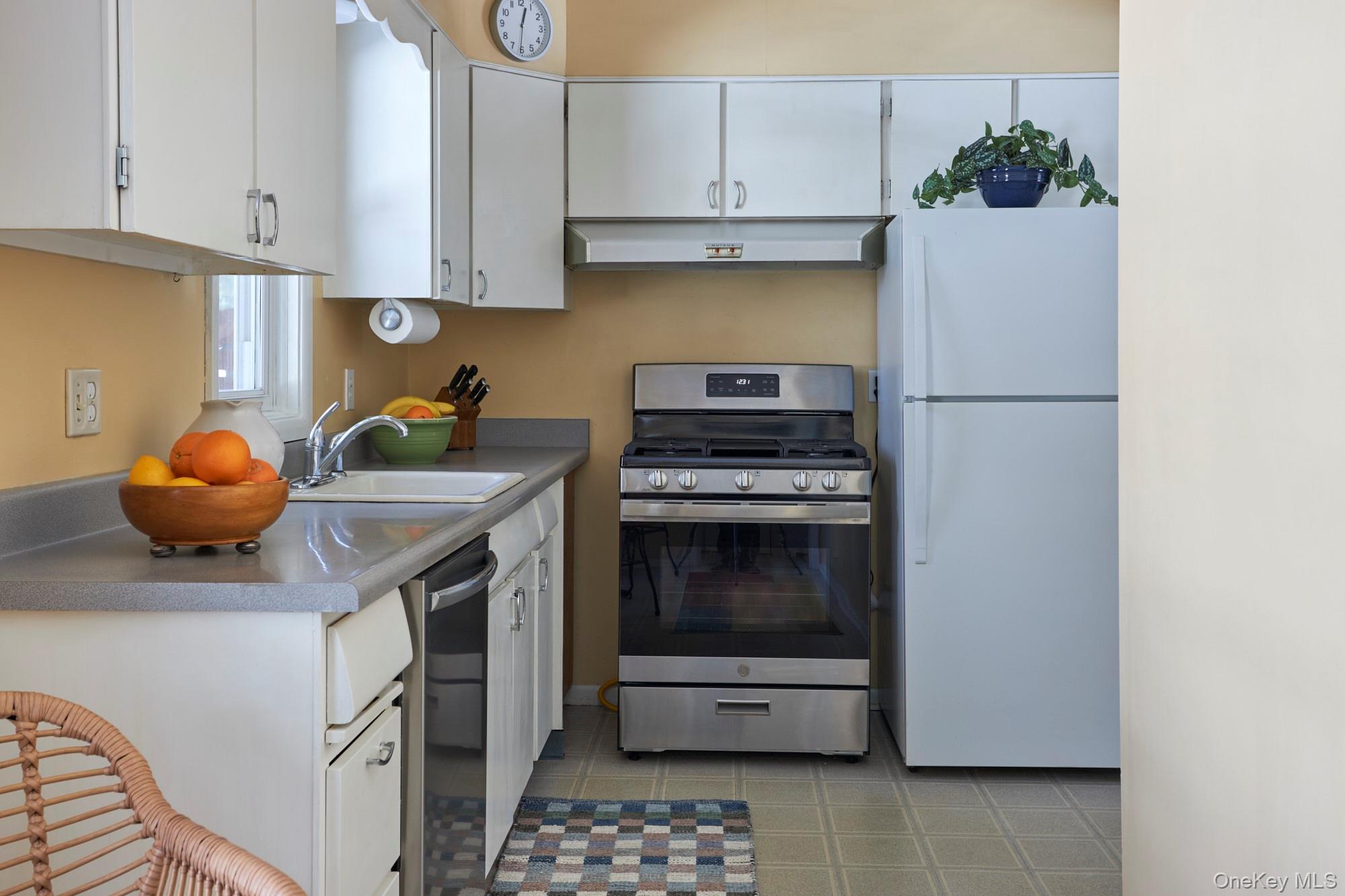 41 Trinity Place Rhinebeck, NY 12572 - Photo 9 of 19