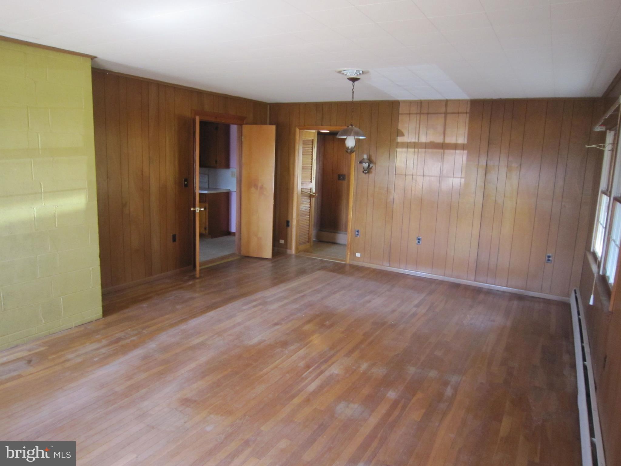 2030 East Deep Run Road Manchester, MD 21102 - Photo 8 of 25 Family Room / dining room combo