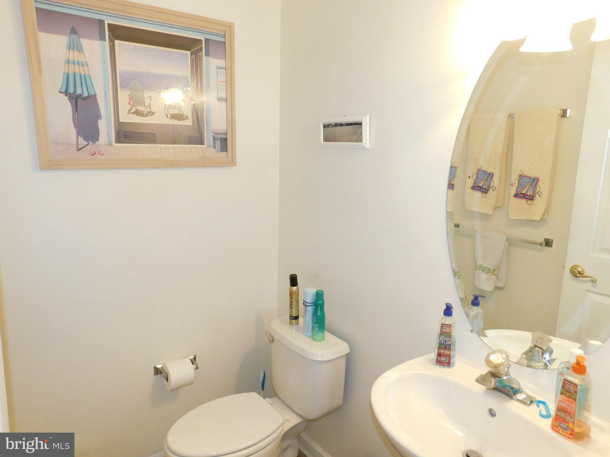 13 Sun Haven Place Riverside, NJ 08075 - Photo 13 of 31 Half bathroom on middle level