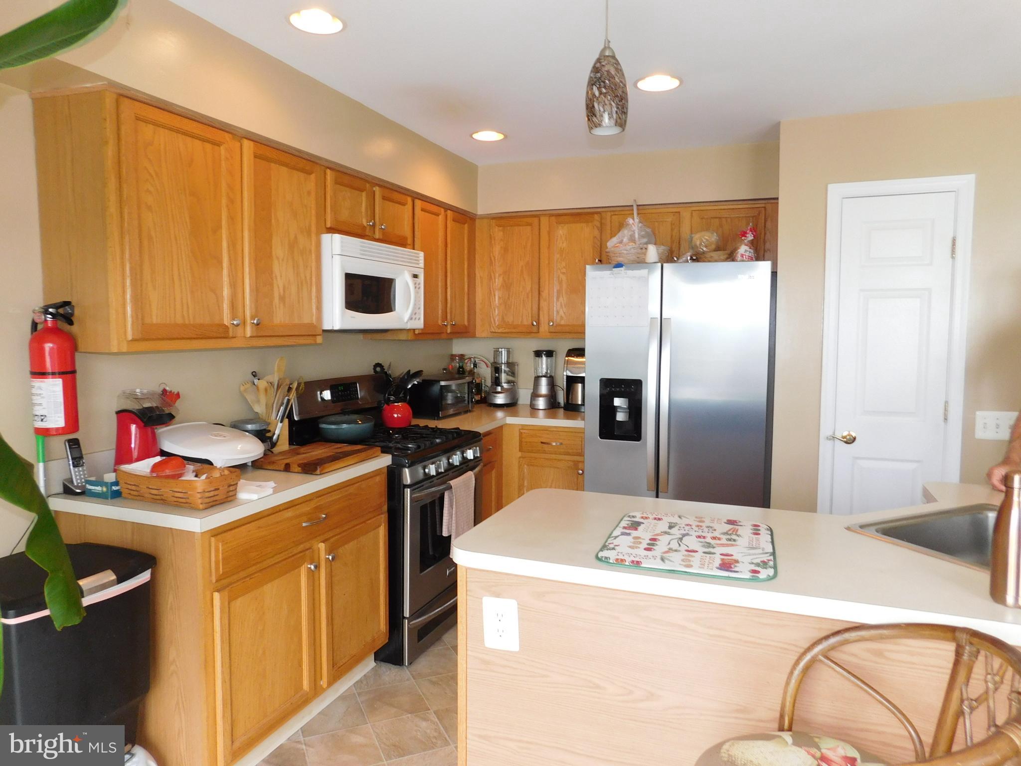 13 Sun Haven Place Riverside, NJ 08075 - Photo 16 of 31 Kitchen with recessed lights