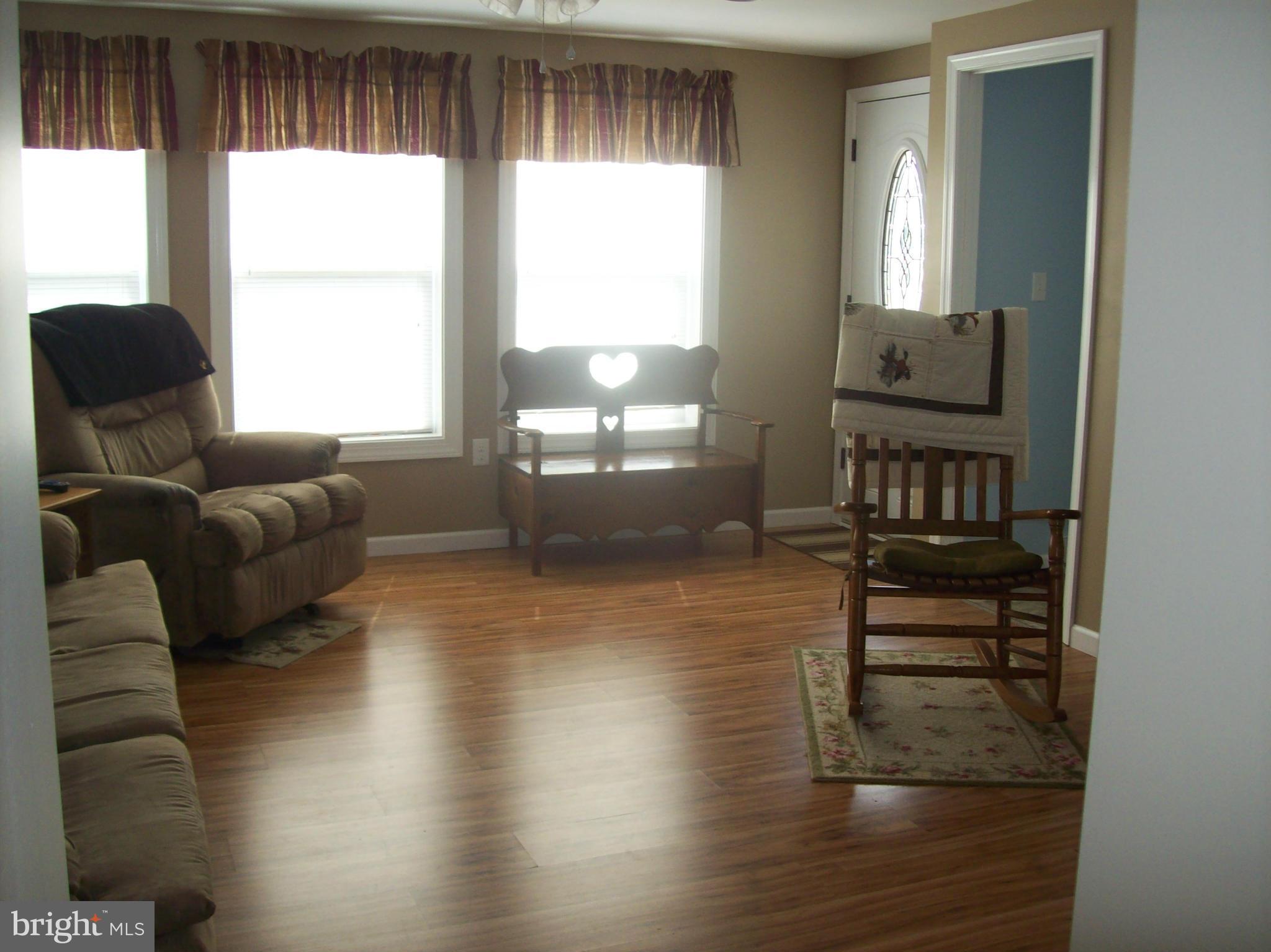 16170 Kelbaugh Road Thurmont, MD 21788 - Photo 9 of 24 Living Room