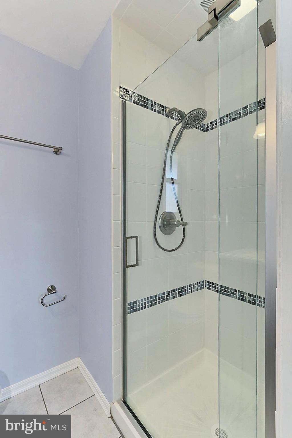 6731 Front Royal Road Springfield, VA 22151 - Photo 19 of 47 Master bathroom custom shower