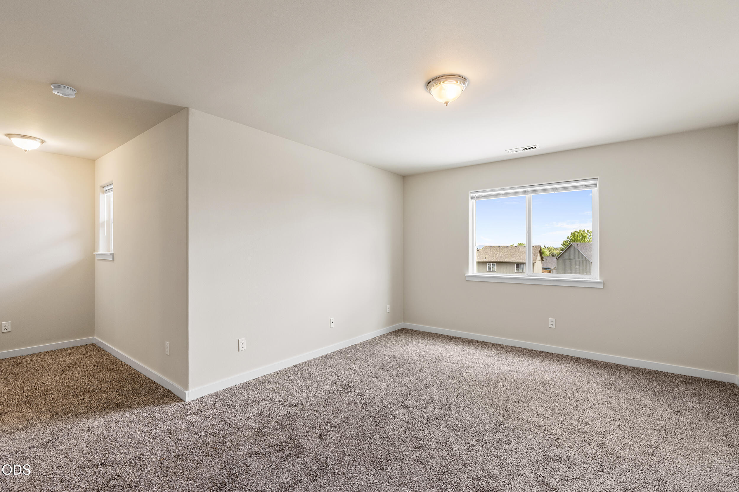 1214 Southwest 27th Street Redmond, OR 97756 - Photo 16 of 35