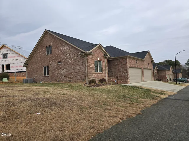 $375,000 | 933 Arrowhead Court, Mebane, NC 27302