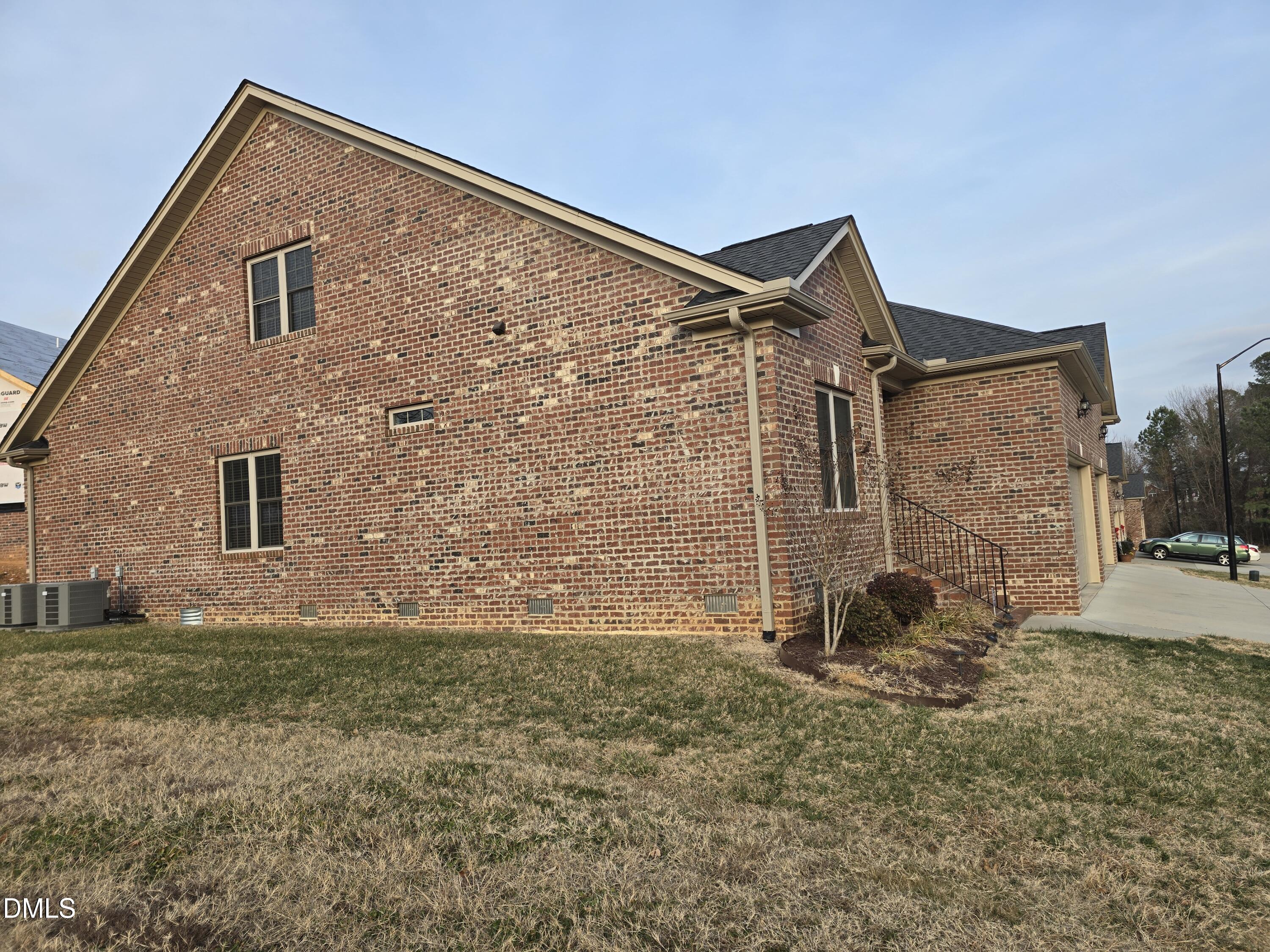 933 Arrowhead Court Mebane, NC 27302 - Photo 7 of 84 a backyard of a house
