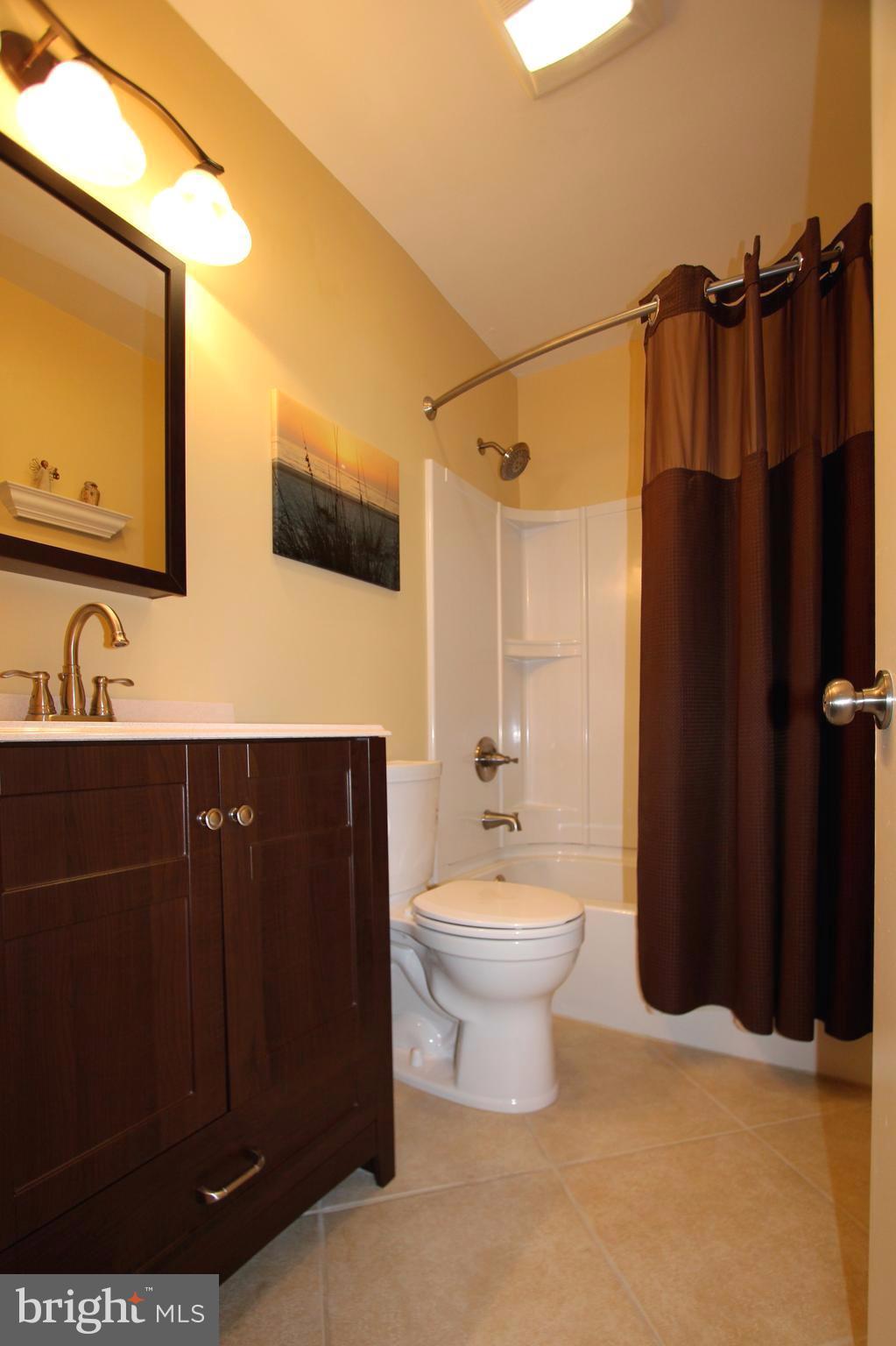 2615 Pearwood Road Baltimore, MD 21234 - Photo 12 of 26 Remodeled second floor bath