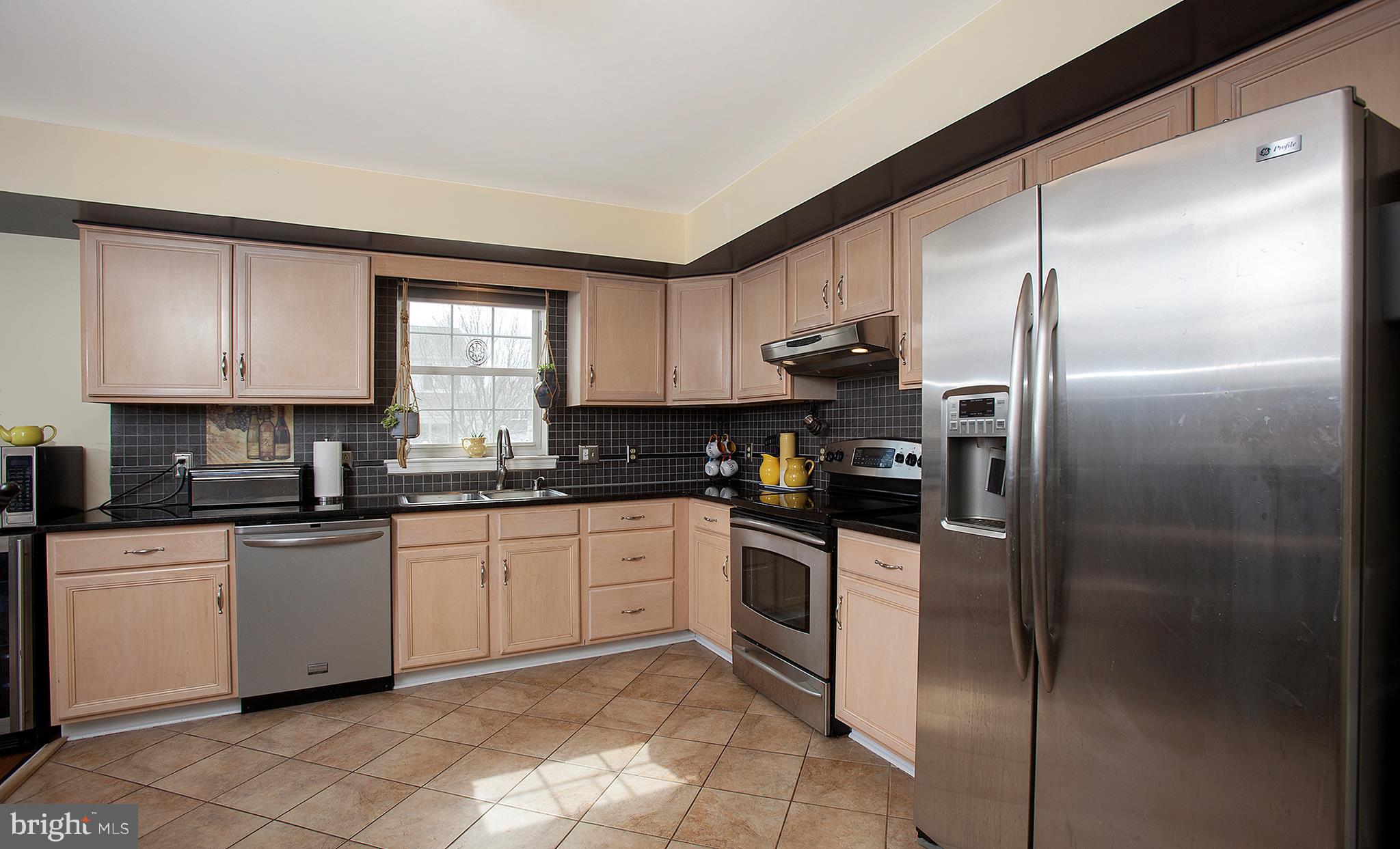 4550 Green Tree Road Reading, PA 19606 - Photo 2 of 33 Gallery Image 2