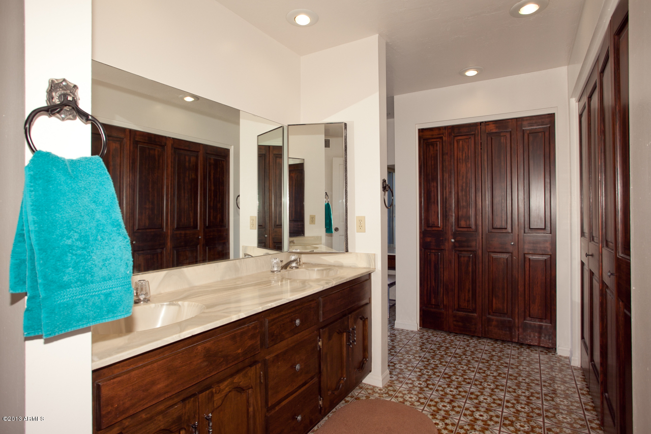4034 East Rancho Drive Phoenix, AZ 85018 - Photo 22 of 38 MasterBath