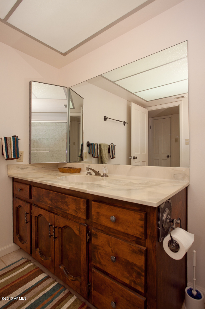 4034 East Rancho Drive Phoenix, AZ 85018 - Photo 25 of 38 2nd Bathroom