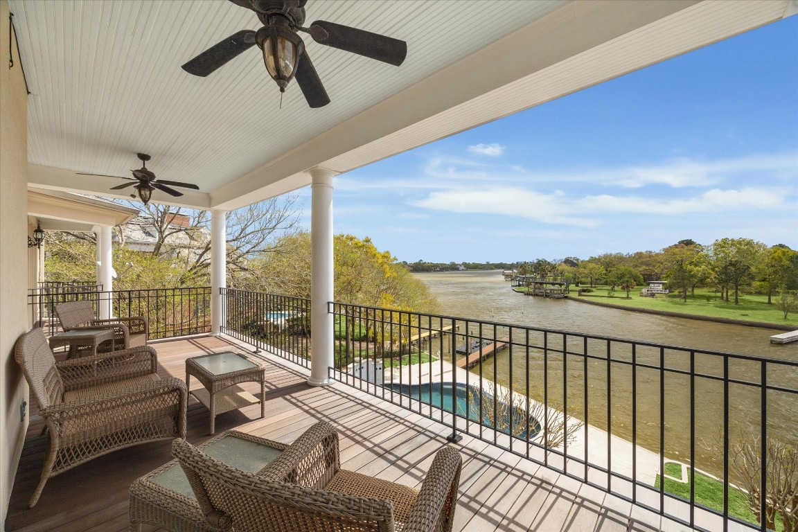 1406 Spring Cress Lane Seabrook, TX 77586 - Photo 47 of 50 a balcony with furniture