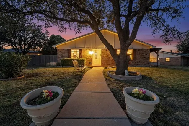 $270,000 | 2026 Wildrose, Carrollton, TX 75007