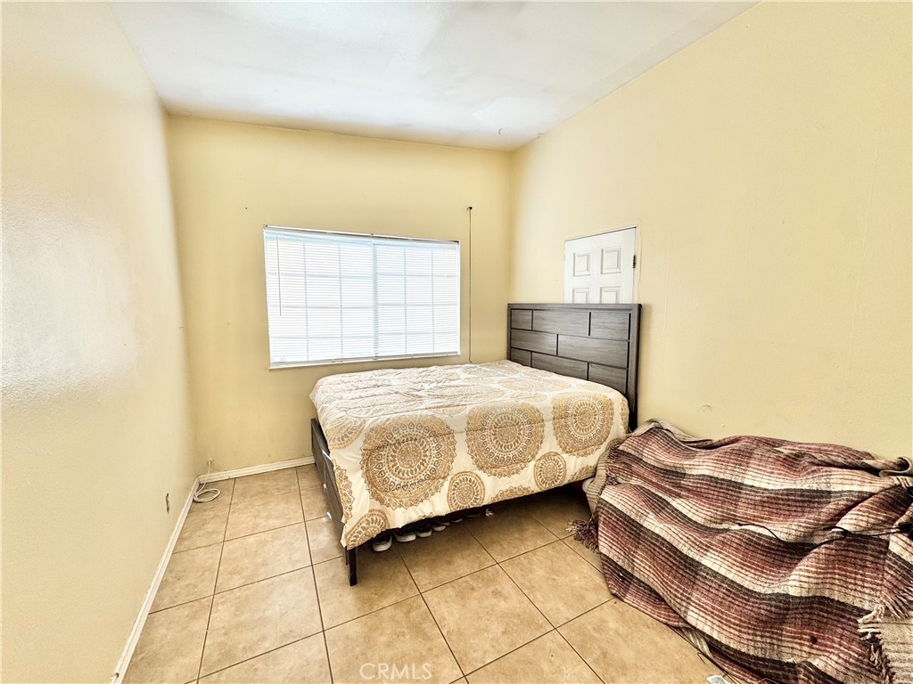 731 South Orange Avenue Rialto, CA 92376 - Photo 11 of 13