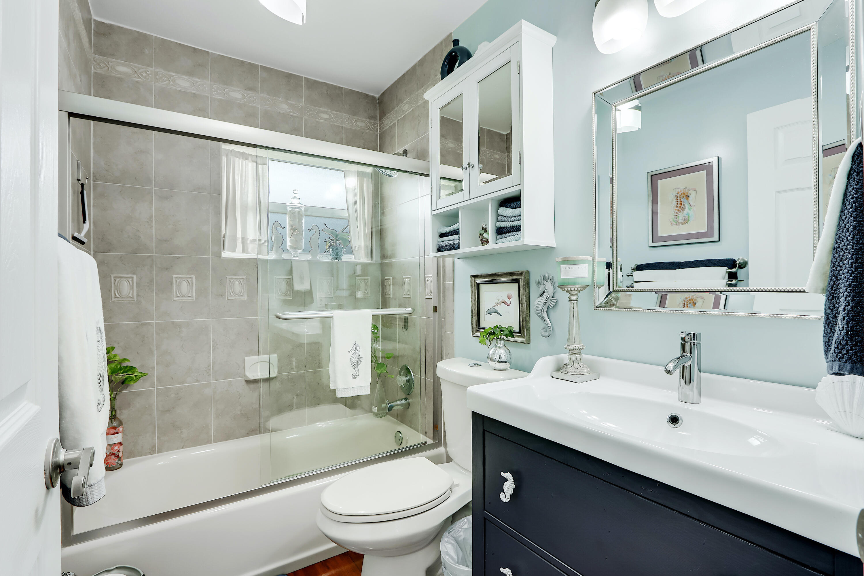 22053 Flanders Court Boca Raton, FL 33428 - Photo 15 of 31 Guest Bath