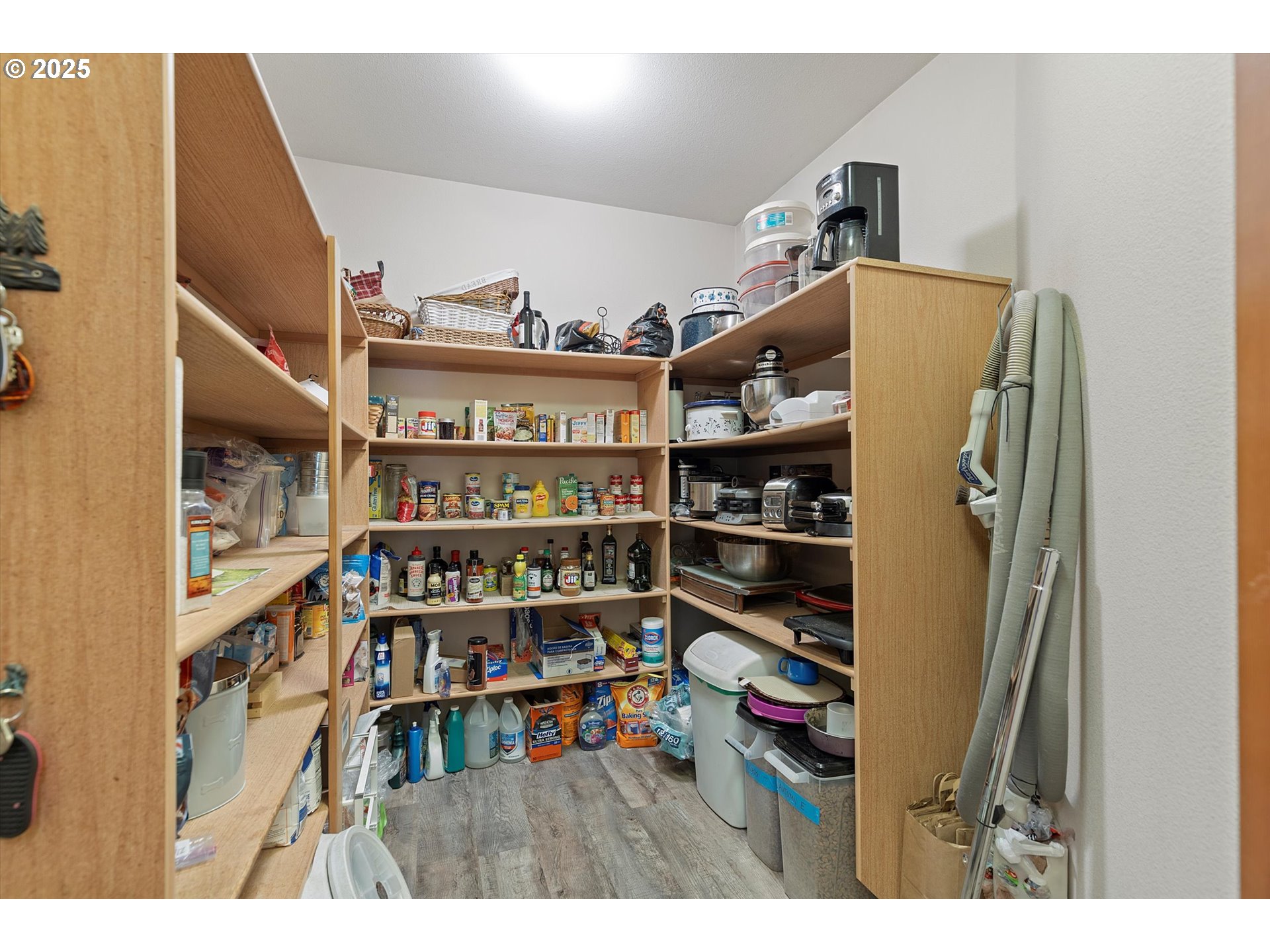 20898 Southwest McCormick Hill Road Hillsboro, OR 97123 - Photo 17 of 48 Pantry