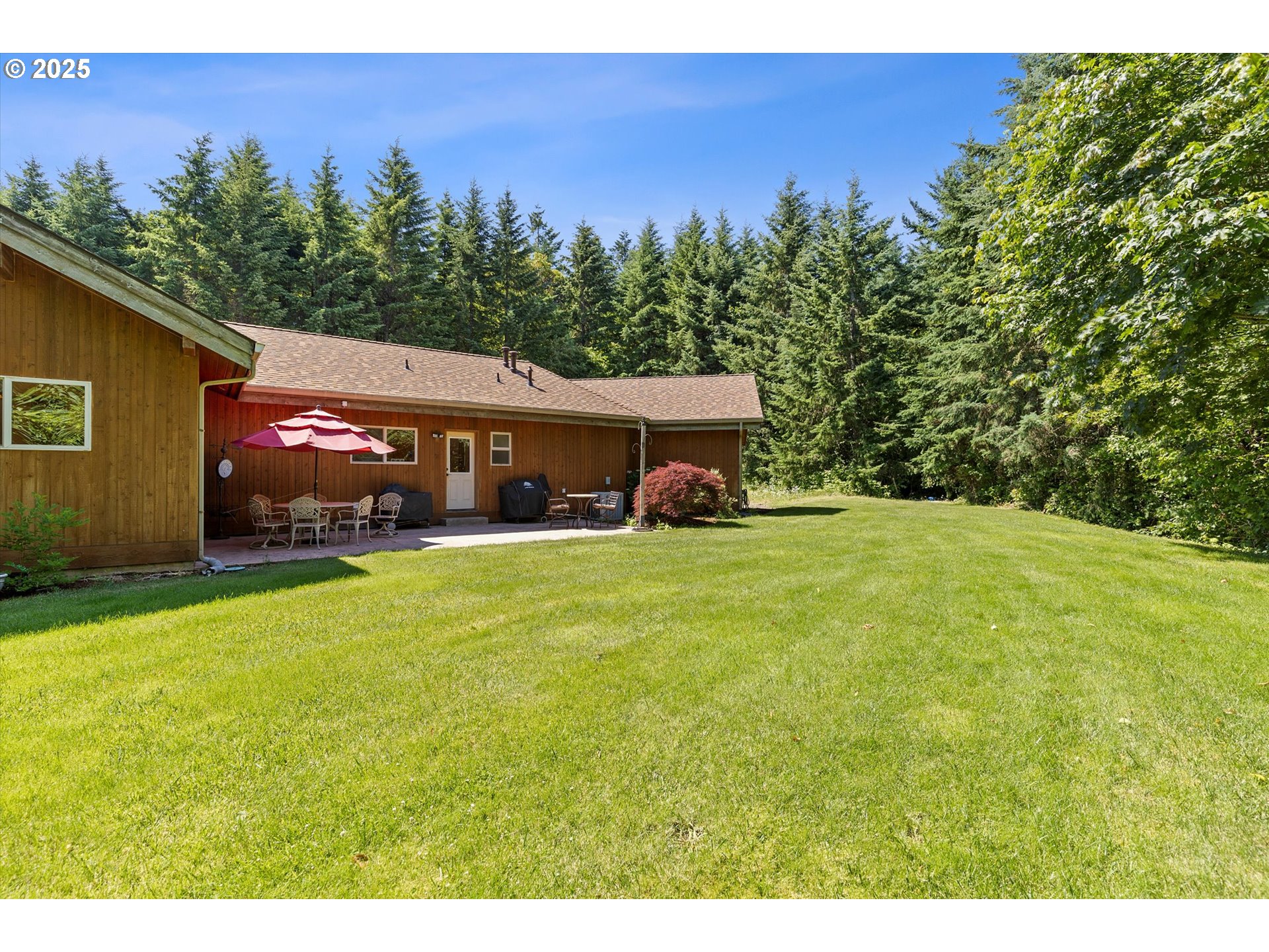 20898 Southwest McCormick Hill Road Hillsboro, OR 97123 - Photo 41 of 48 Patio