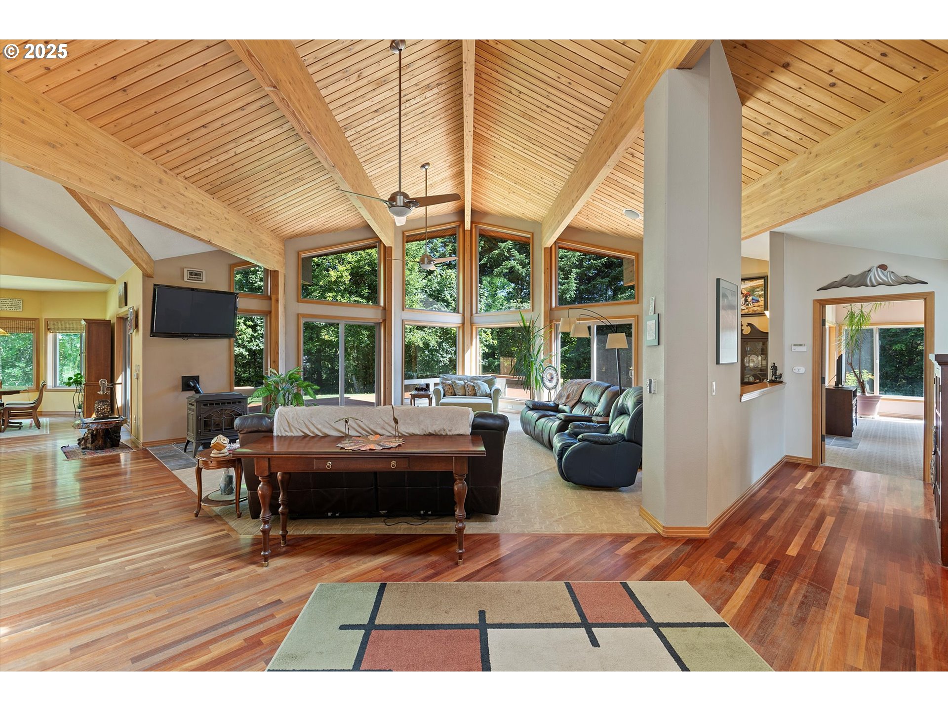 20898 Southwest McCormick Hill Road Hillsboro, OR 97123 - Photo 6 of 48 Living Room