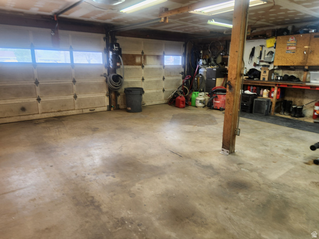 705 North 700 East Payson, UT 84651 - Photo 20 of 30 View of garage