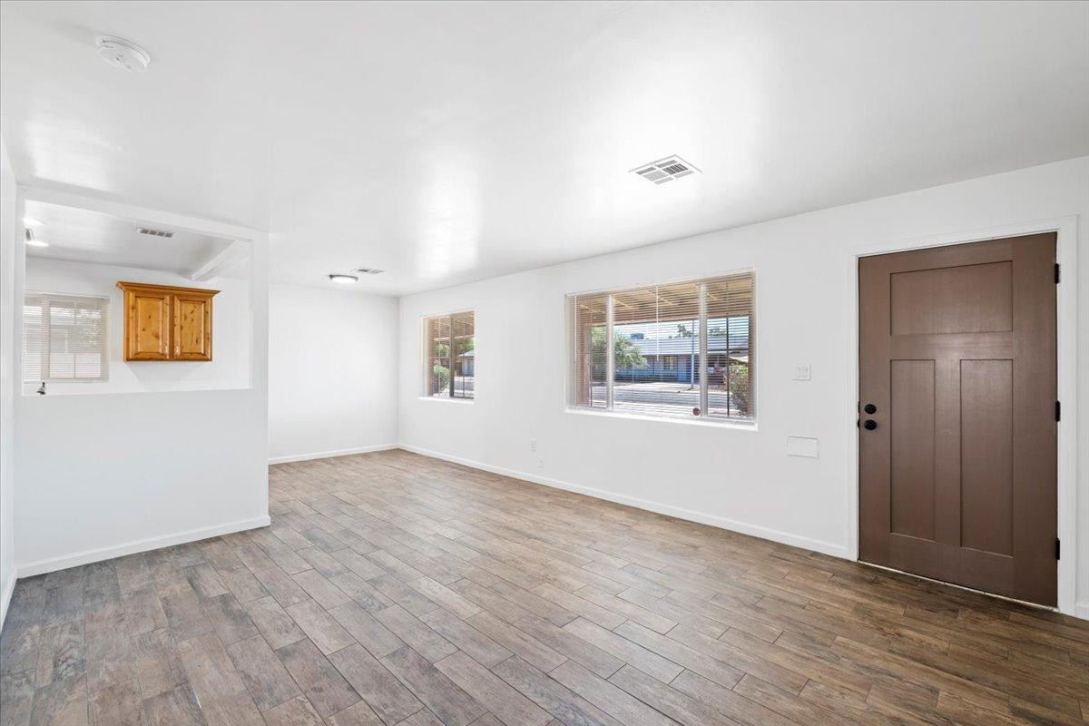 528 West 18th Street Tempe, AZ 85281 - Photo 3 of 22 Photo #3