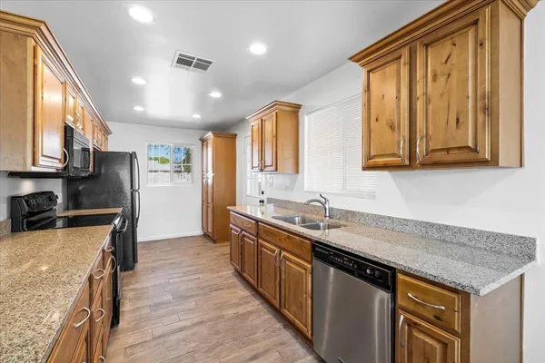 $3,700 | 528 West 18th Street, Tempe, AZ 85281