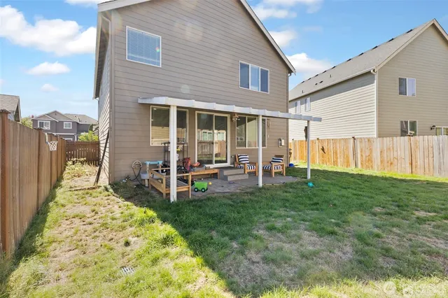 $3,200 | 11415 129th Street East, Puyallup, WA 98374
