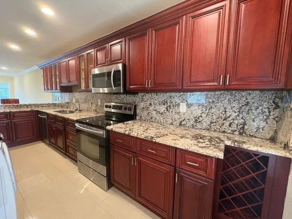 $2,250 | 1441 Northwest 19th Terrace, Unit 201, Delray Beach, FL 33445