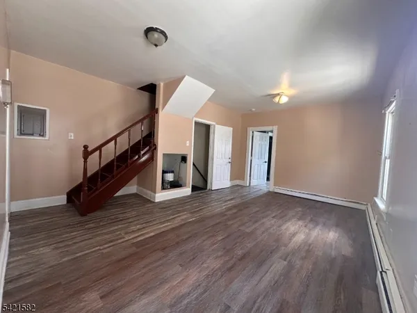 $2,200 | 748 Trumbull Street, Unit 2, Elizabeth, NJ 07201