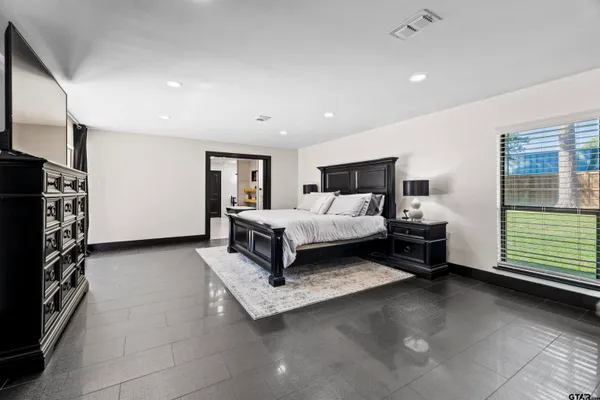 $949,000 | 1300 Montclair Street, Longview, TX 75601