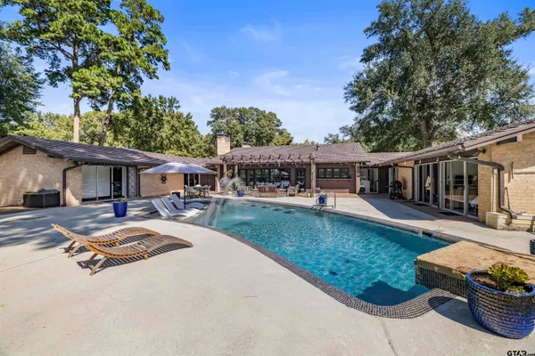 $949,000 | 1300 Montclair Street, Longview, TX 75601